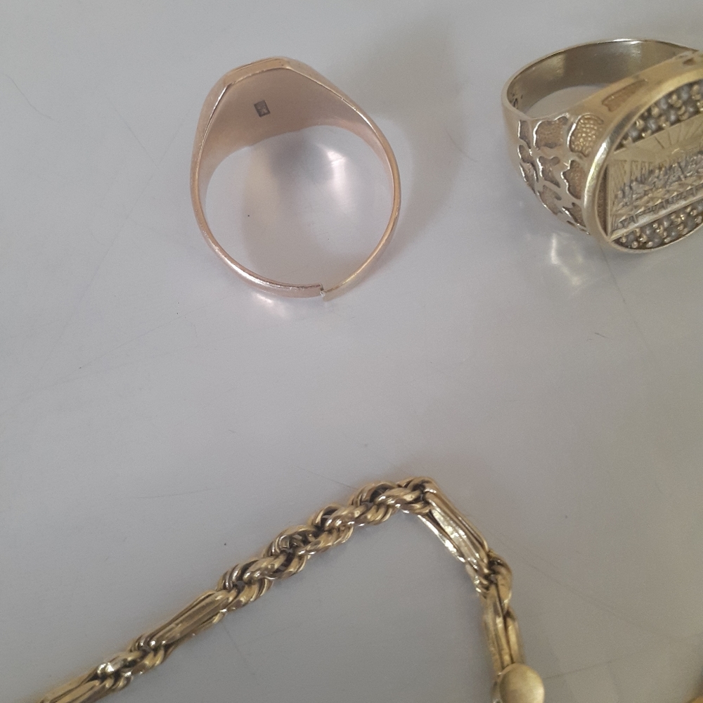 Gold jewelry bundle of (4) unisex - Picture 5 of 16